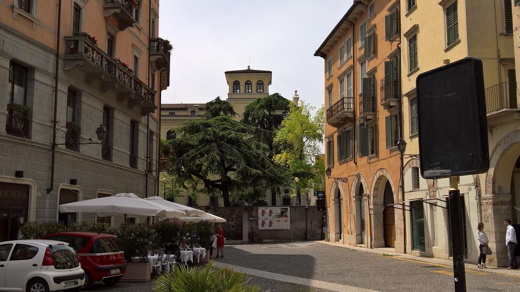 Casa Ferrari Appartamento Verona Sanificato Ozono المظهر الخارجي الصورة