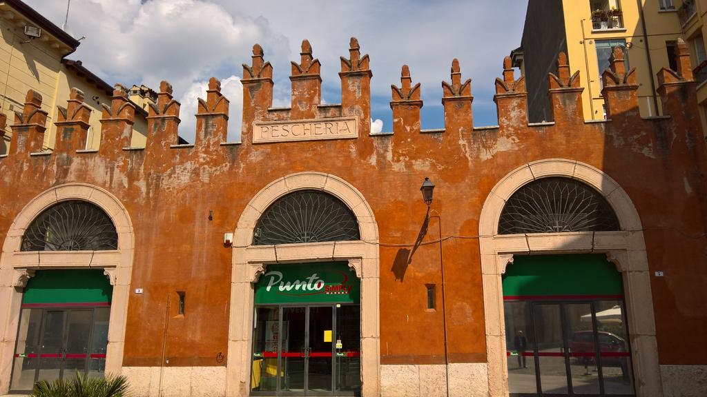 Casa Ferrari Appartamento Verona Sanificato Ozono المظهر الخارجي الصورة