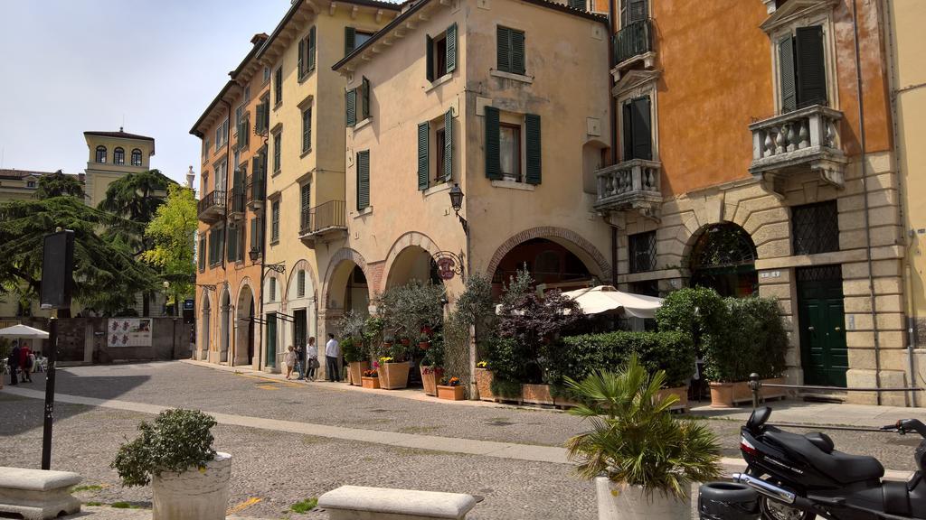 Casa Ferrari Appartamento Verona Sanificato Ozono المظهر الخارجي الصورة