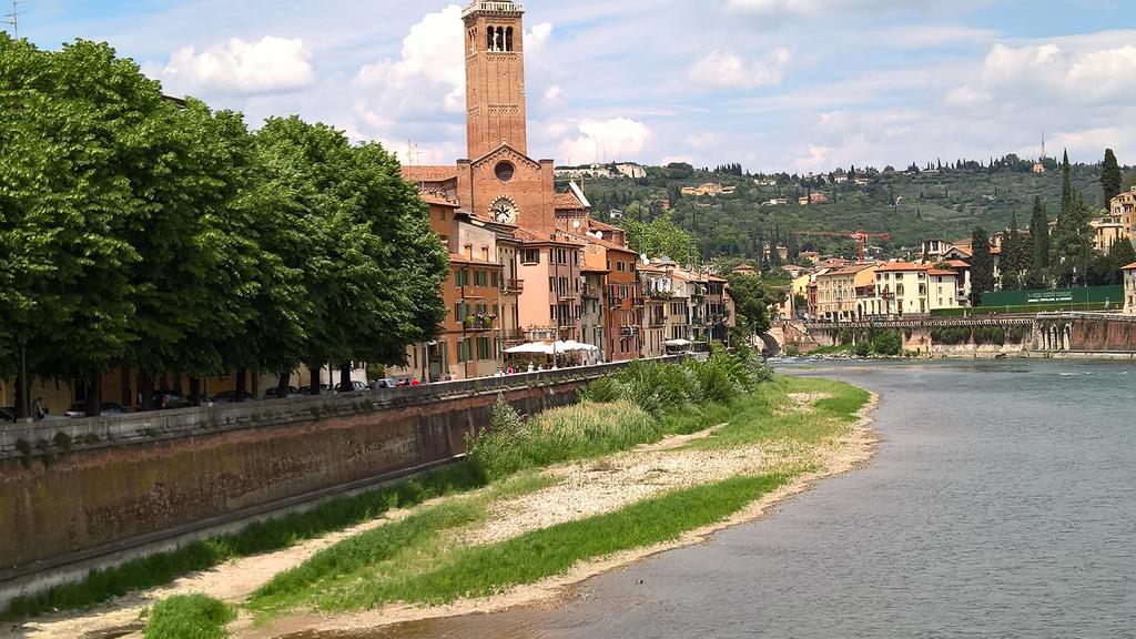 Casa Ferrari Appartamento Verona Sanificato Ozono المظهر الخارجي الصورة