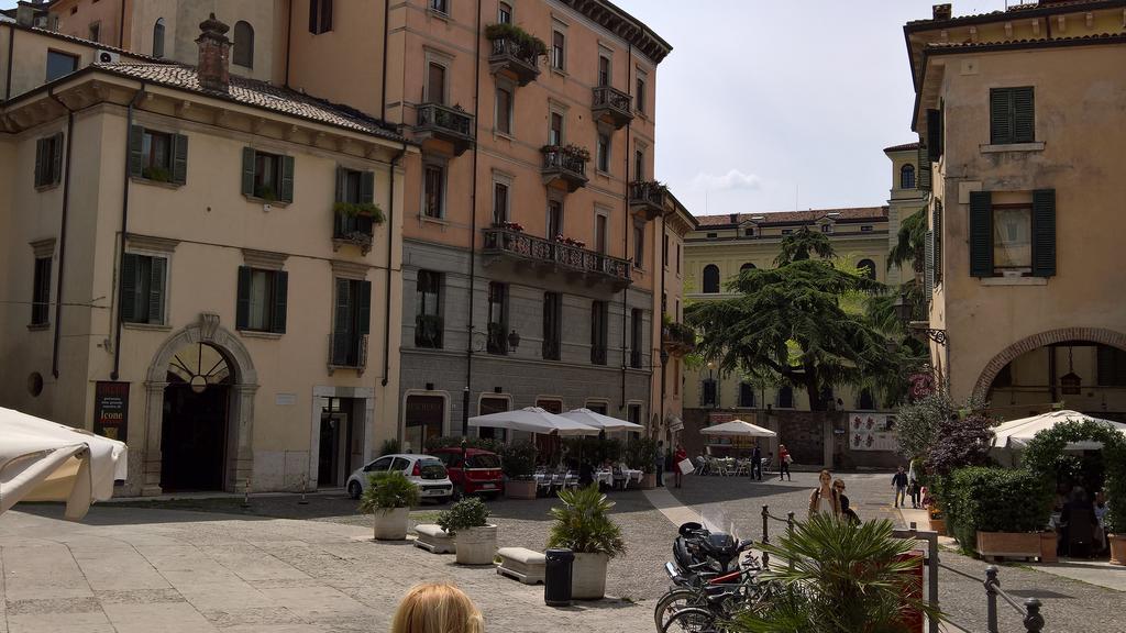 Casa Ferrari Appartamento Verona Sanificato Ozono المظهر الخارجي الصورة