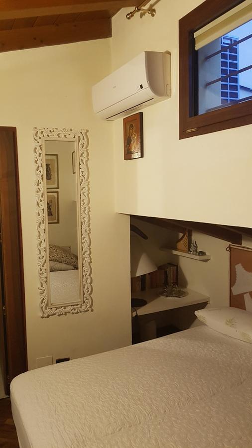 Casa Ferrari Appartamento Verona Sanificato Ozono الغرفة الصورة
